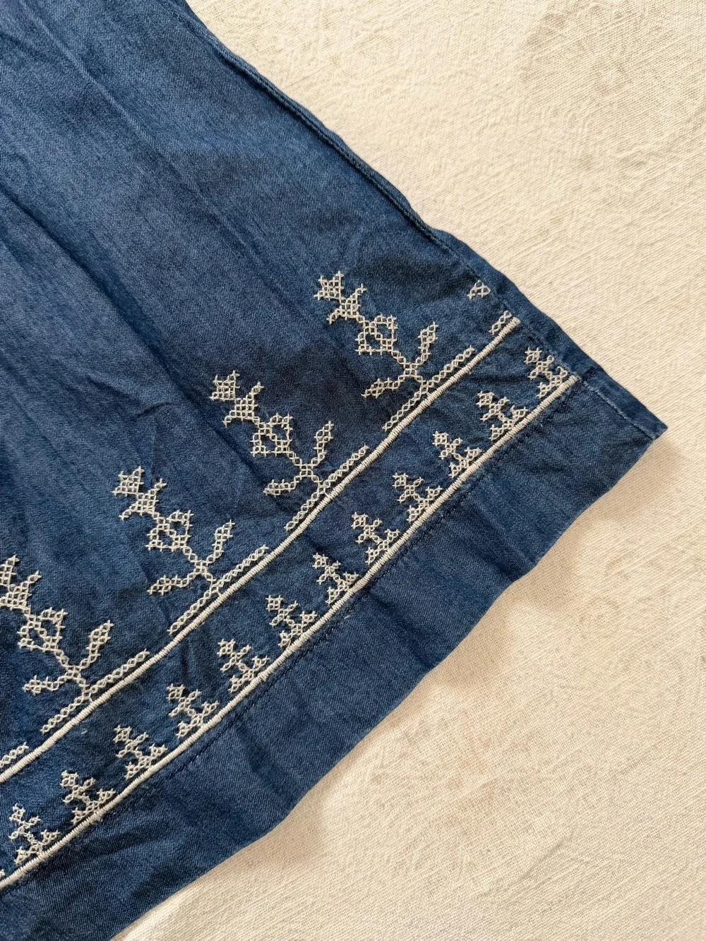 NWT Embroidered Dress - Picture 2 of 9